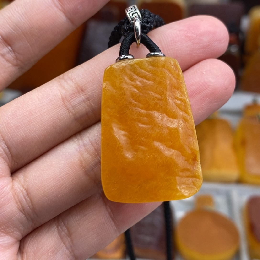 琥珀吊坠(赠链)未镶嵌