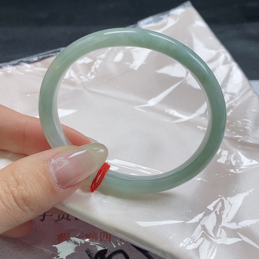 【闪购商品】翡翠未镶嵌手镯（贵妃镯）212号