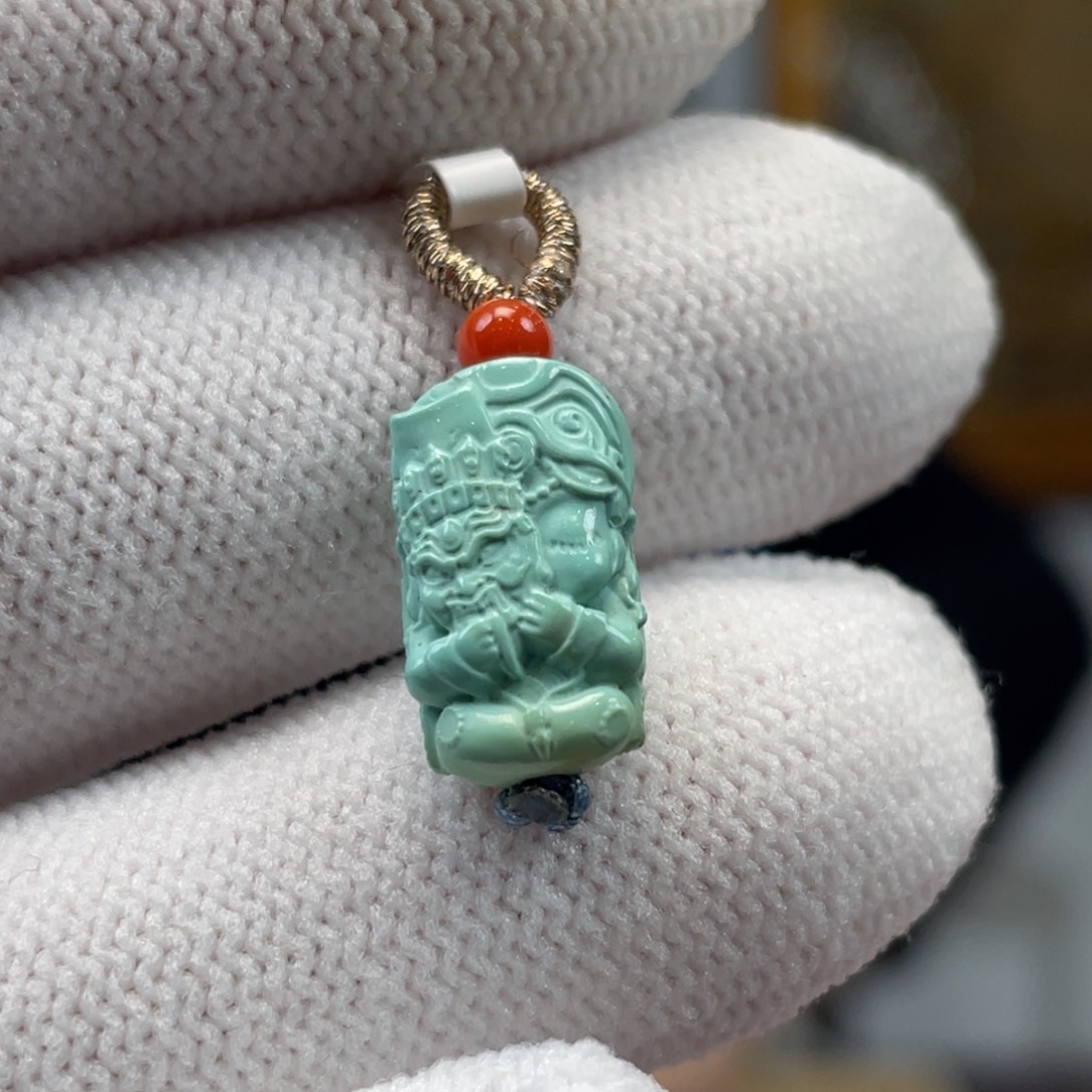 绿松石未镶嵌挂件