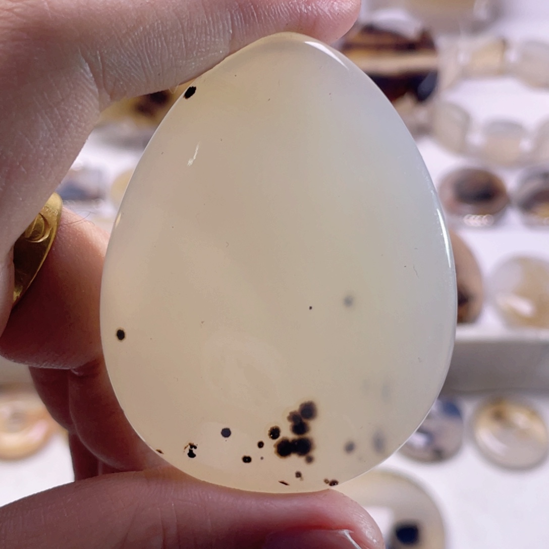 玛瑙/玉髓未镶嵌珠宝奇石