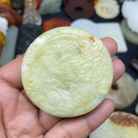 蛇纹石玉颈饰未镶嵌6