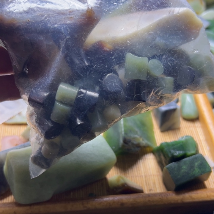 丫***呀和田玉（糖玉）未镶嵌挂件