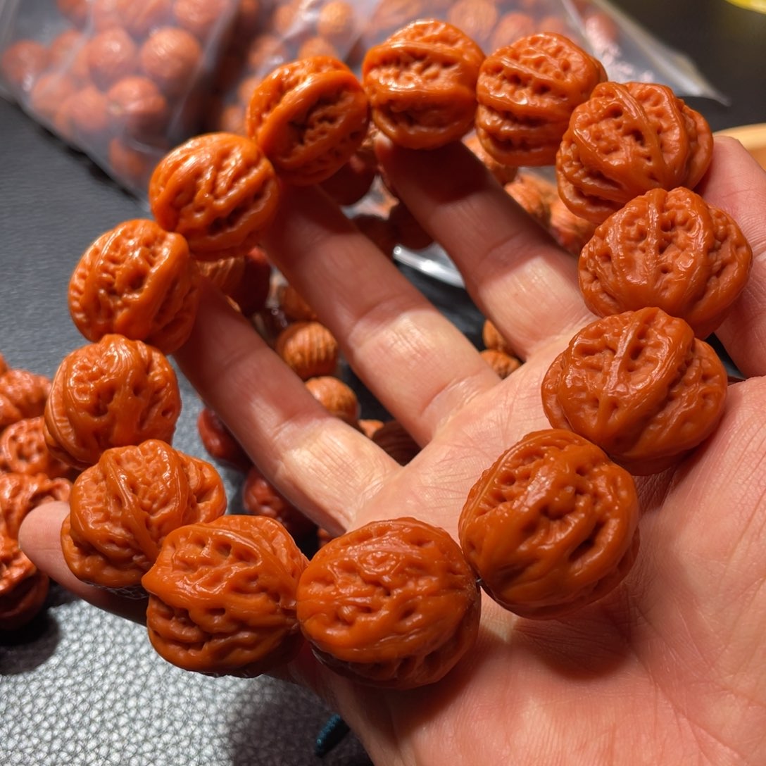 文玩核桃手串礼物