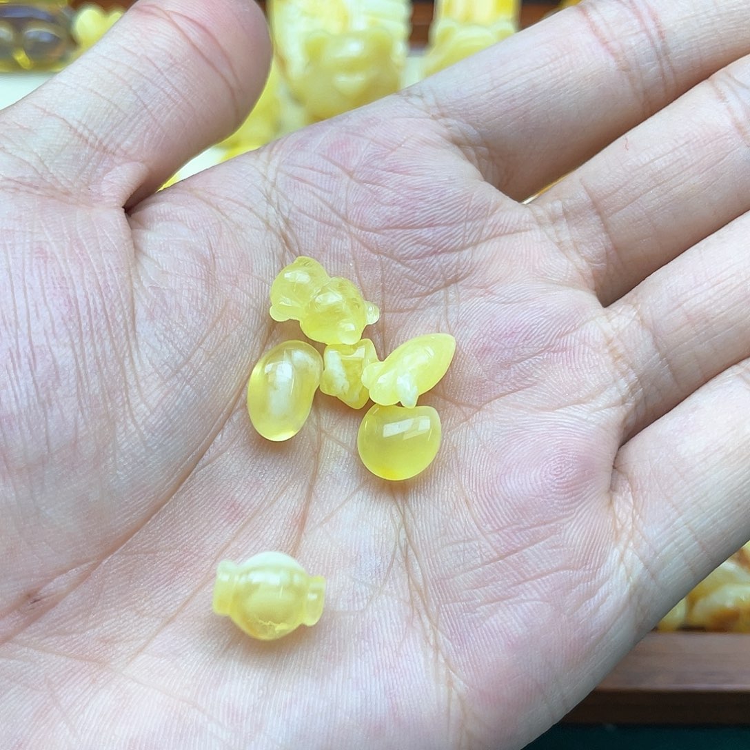 未镶嵌琥珀裸石蜜蜡