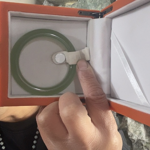 蛇纹石玉未镶嵌珠宝奇石
