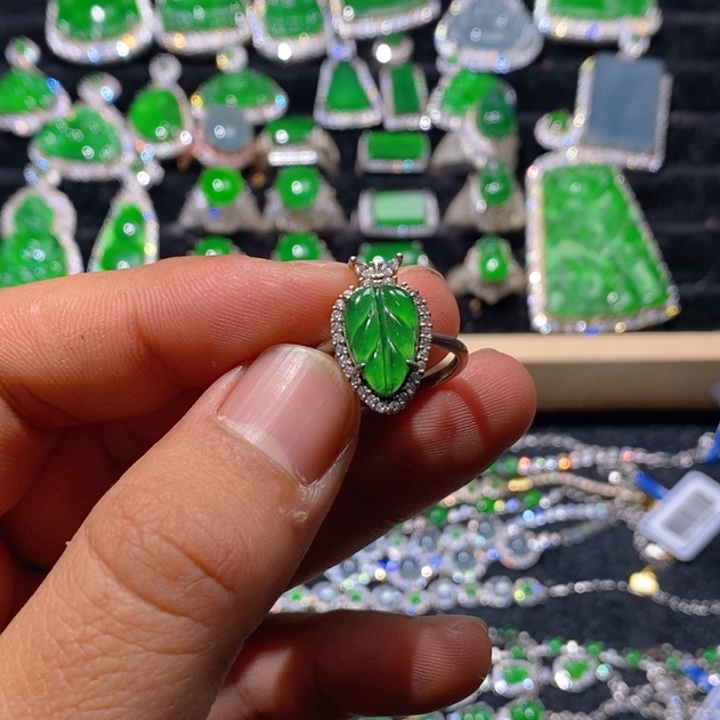 翡翠戒指银S925镶嵌天然A货翡翠