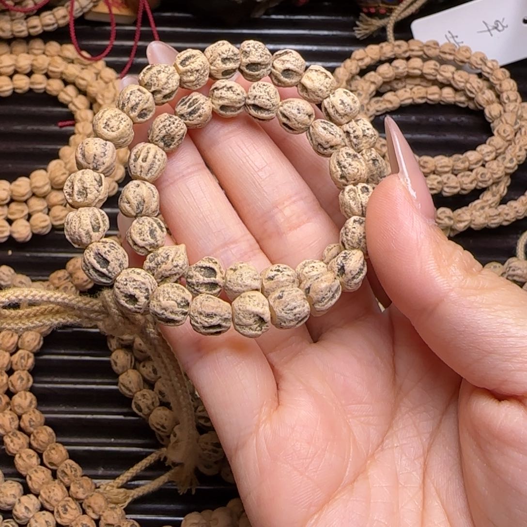 柏香籽/百香籽吊坠蚂*