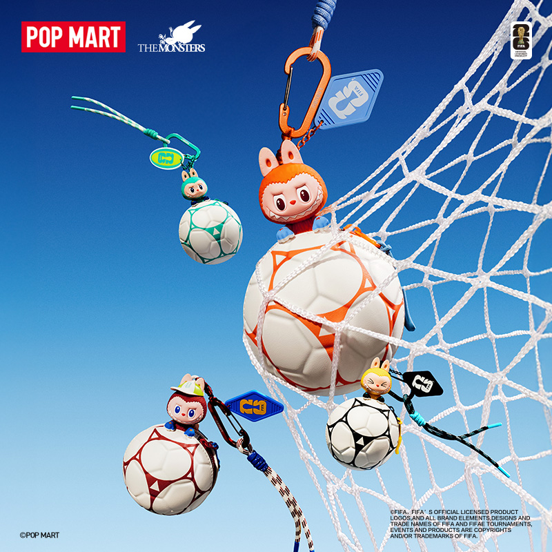 泡泡玛特THE MONSTERS × FIFA - 足球迷你包盲盒2026世界杯联名