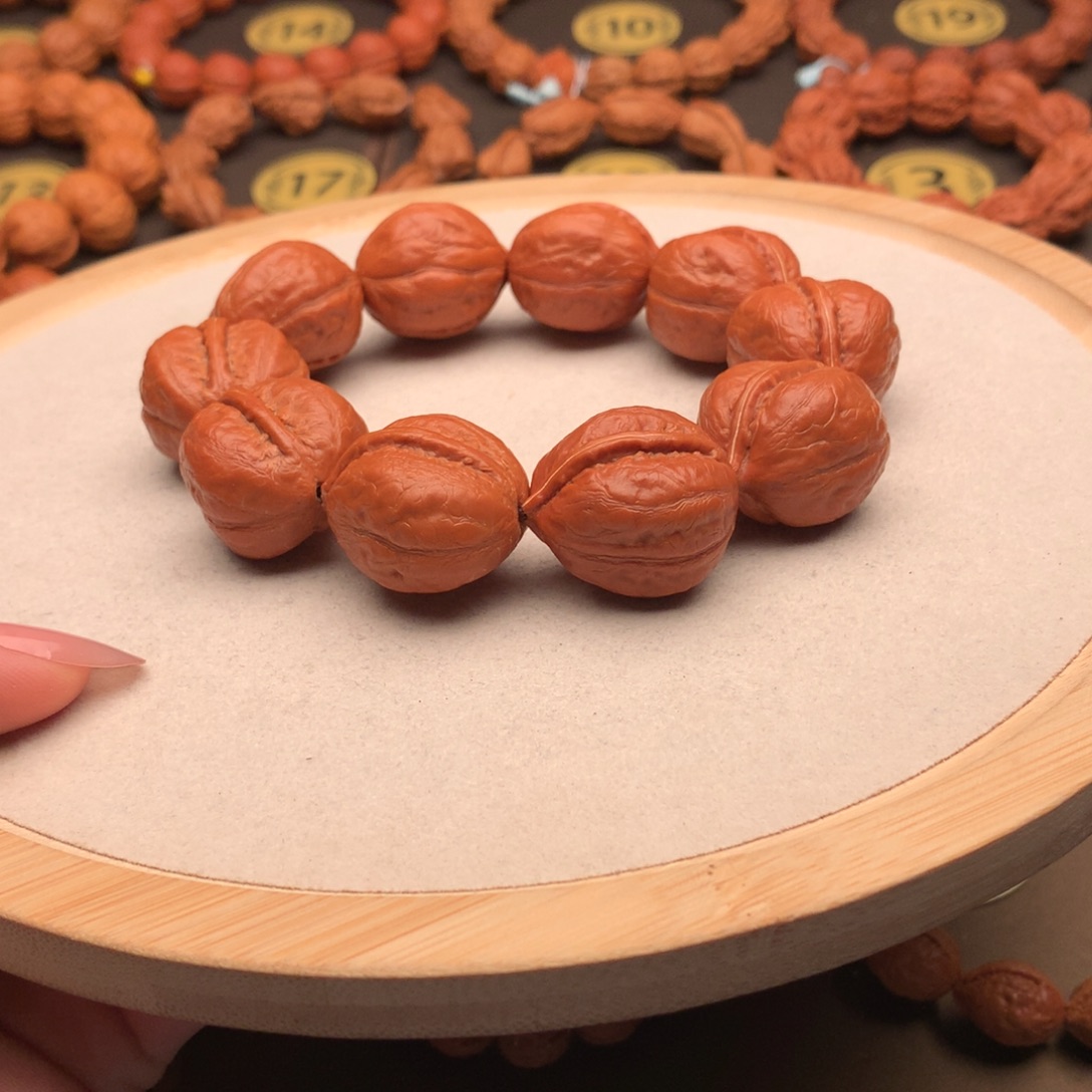 文玩核桃手串小海豚