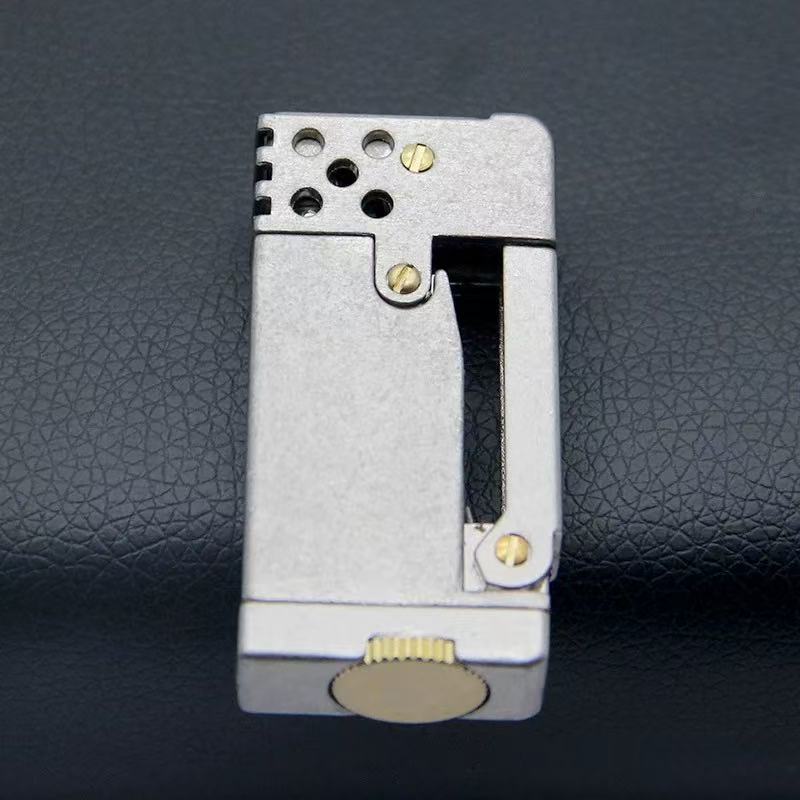 HY696-青铜滚花 海豚弯刀复古机械按压打火机