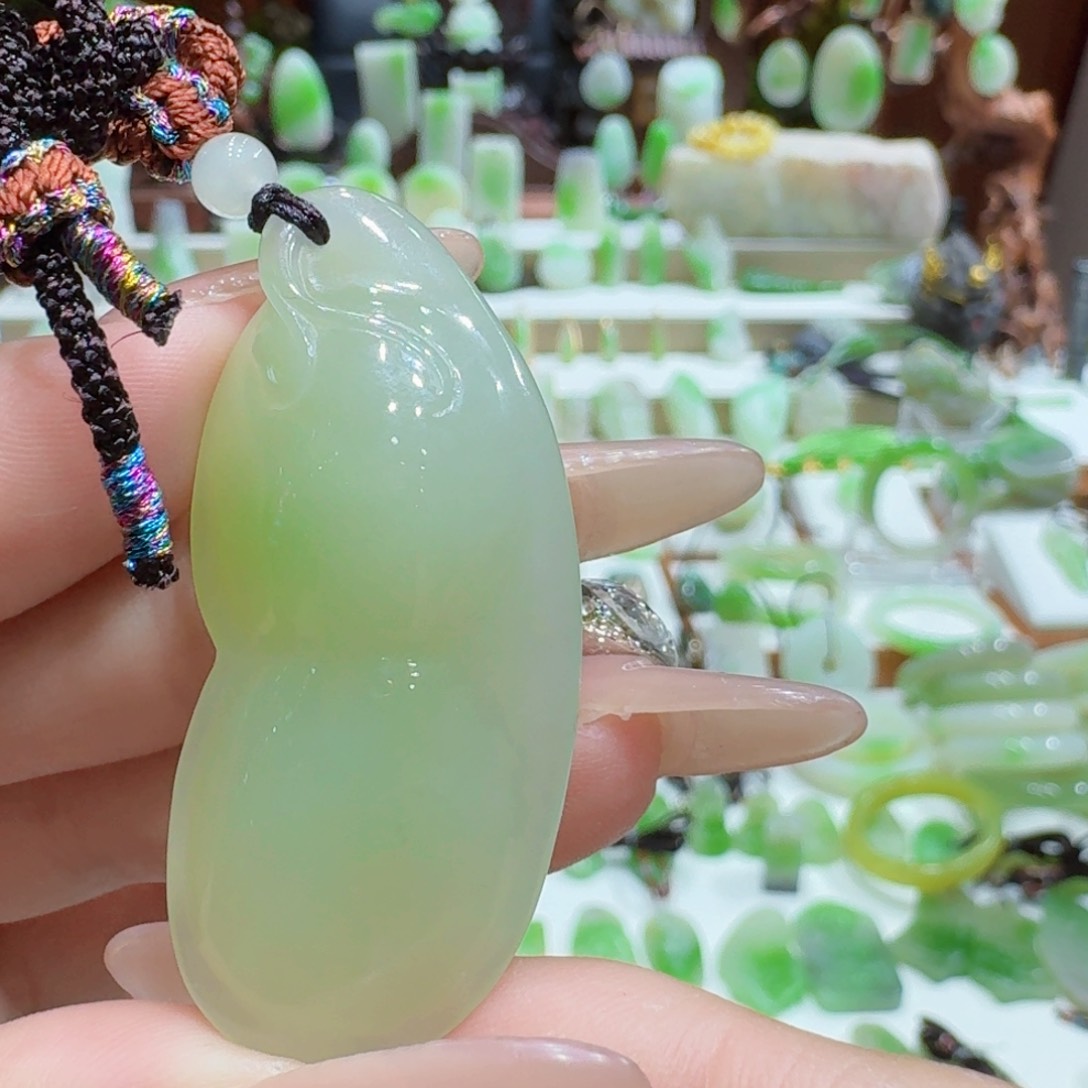 和田玉翠青冰底福豆未镶嵌