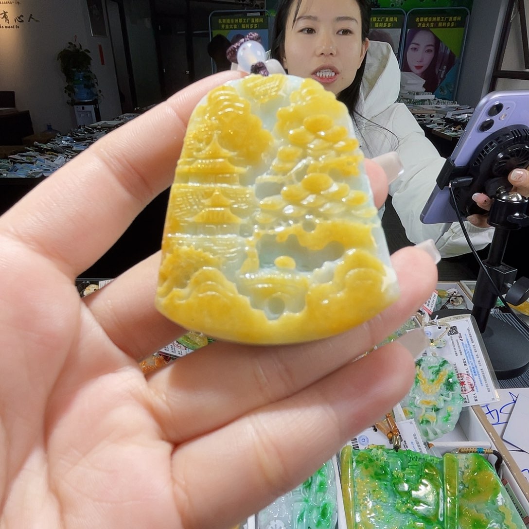 颈饰未镶嵌翡翠一