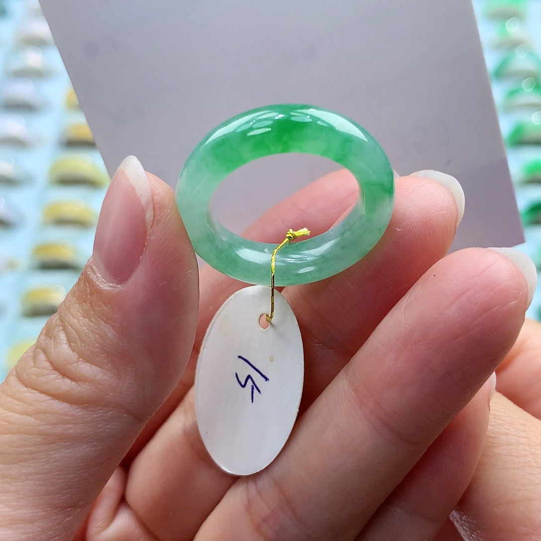 翡翠戒指未镶嵌15圈