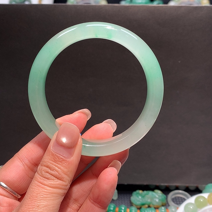 石英质玉未镶嵌手镯