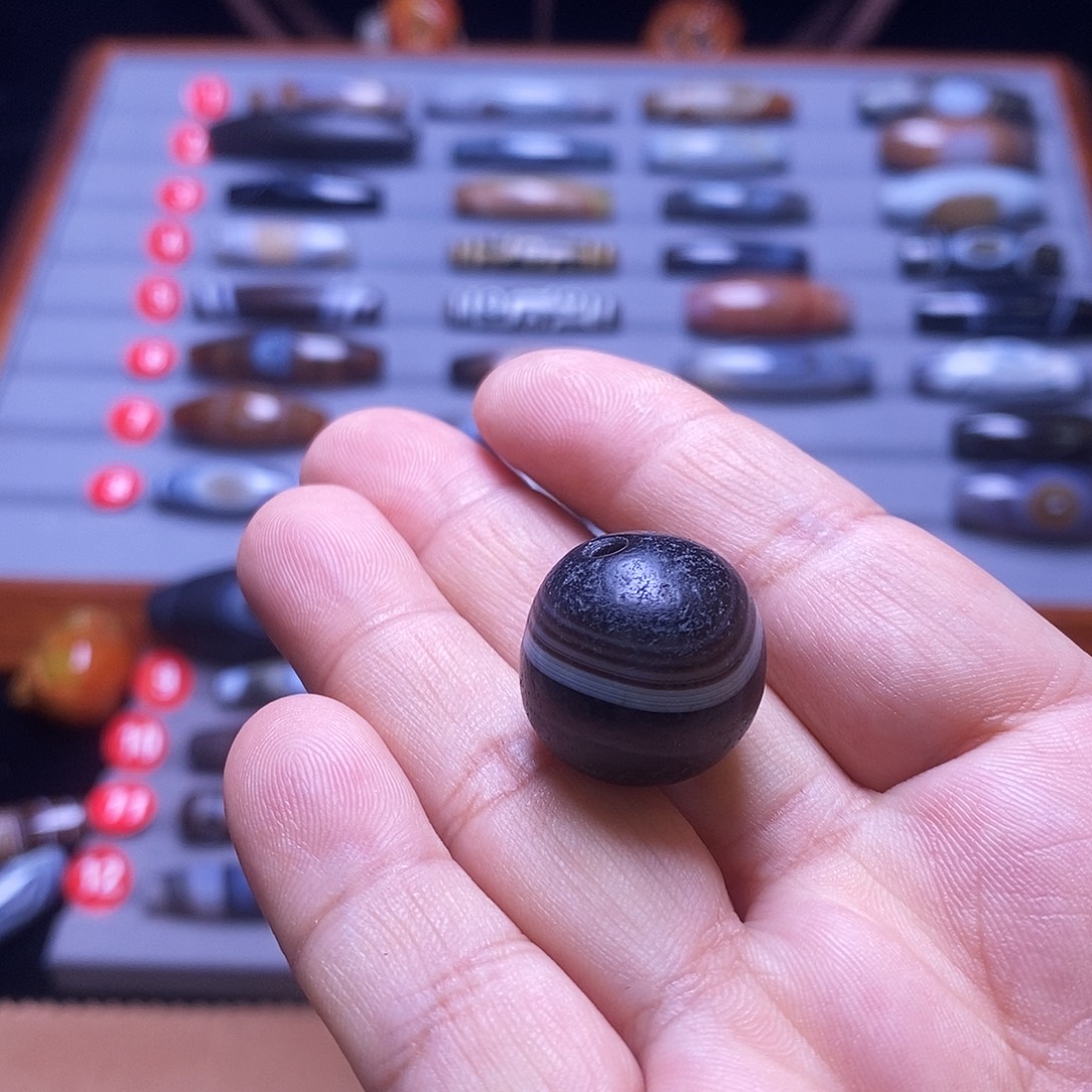 宝***斌玛瑙/玉髓未镶嵌颈饰