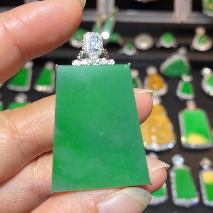 翡翠18K金镶嵌吊坠(不含链)翡翠