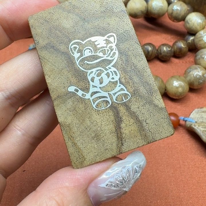 大叶紫檀（黑酸枝木类）