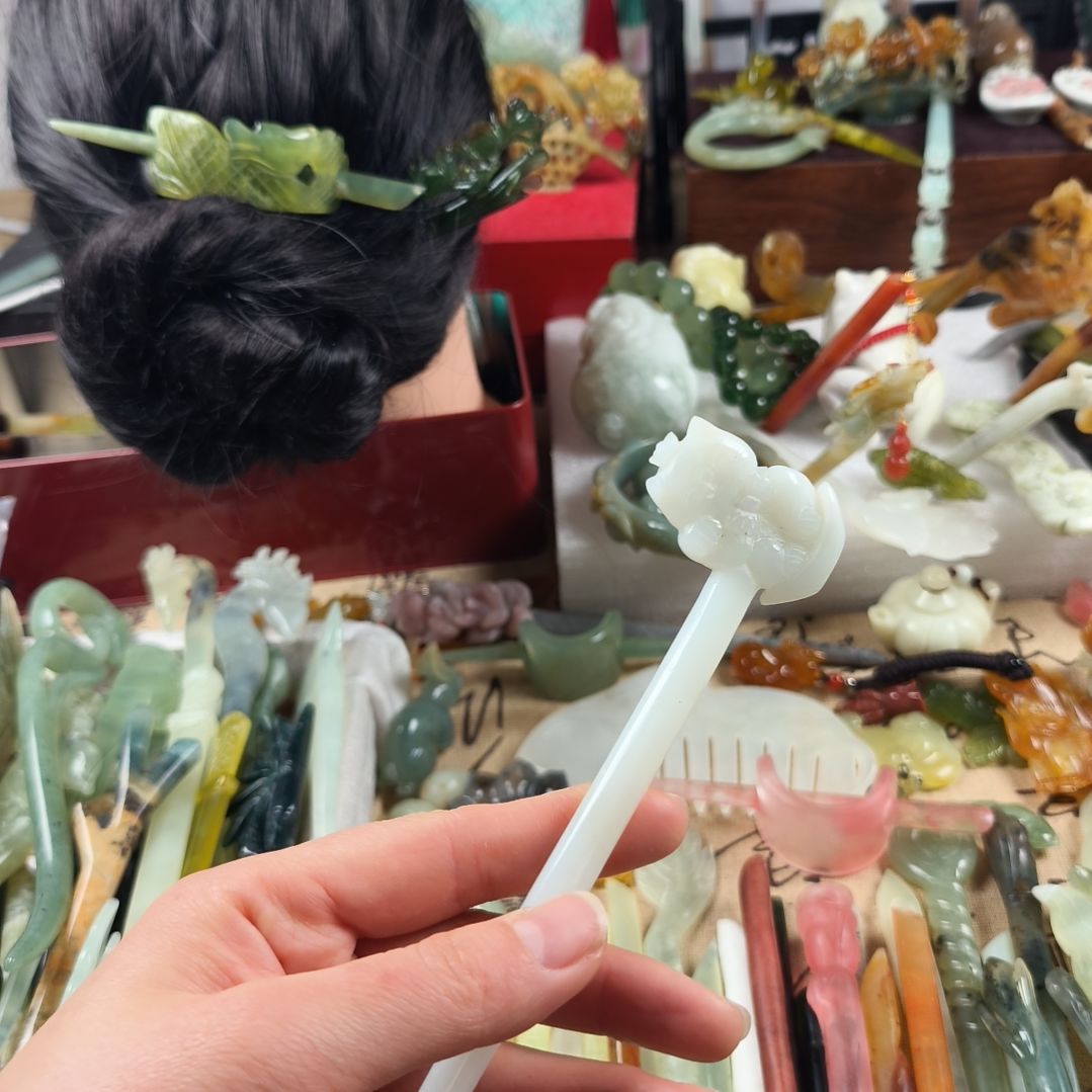 蛇纹石玉发饰合金