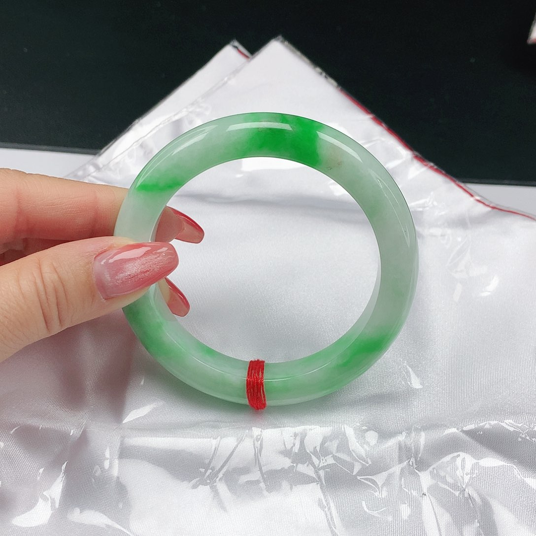 翡翠手镯未镶嵌翡翠390