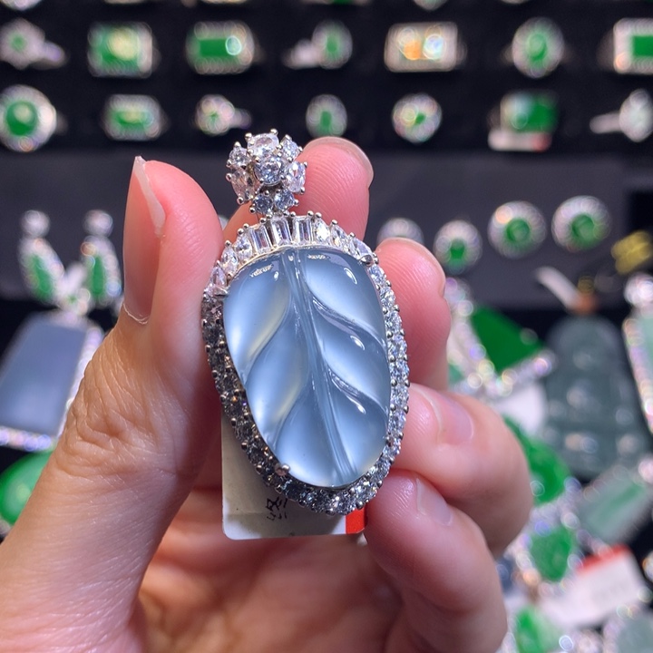 【闪购商品】翡翠颈饰银S925镶嵌天然翡翠