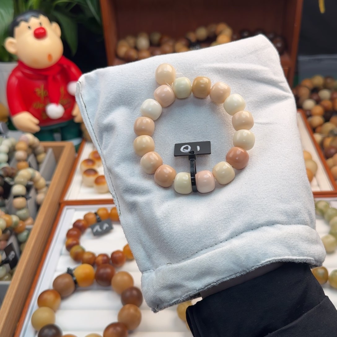 菩提根/象牙果手串全品1卡14草莓奶芙1