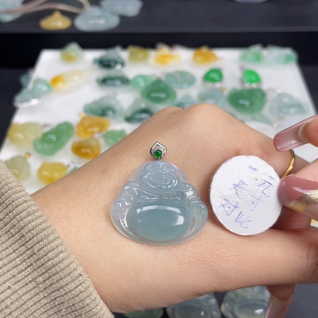 翡翠颈饰未镶嵌翡翠