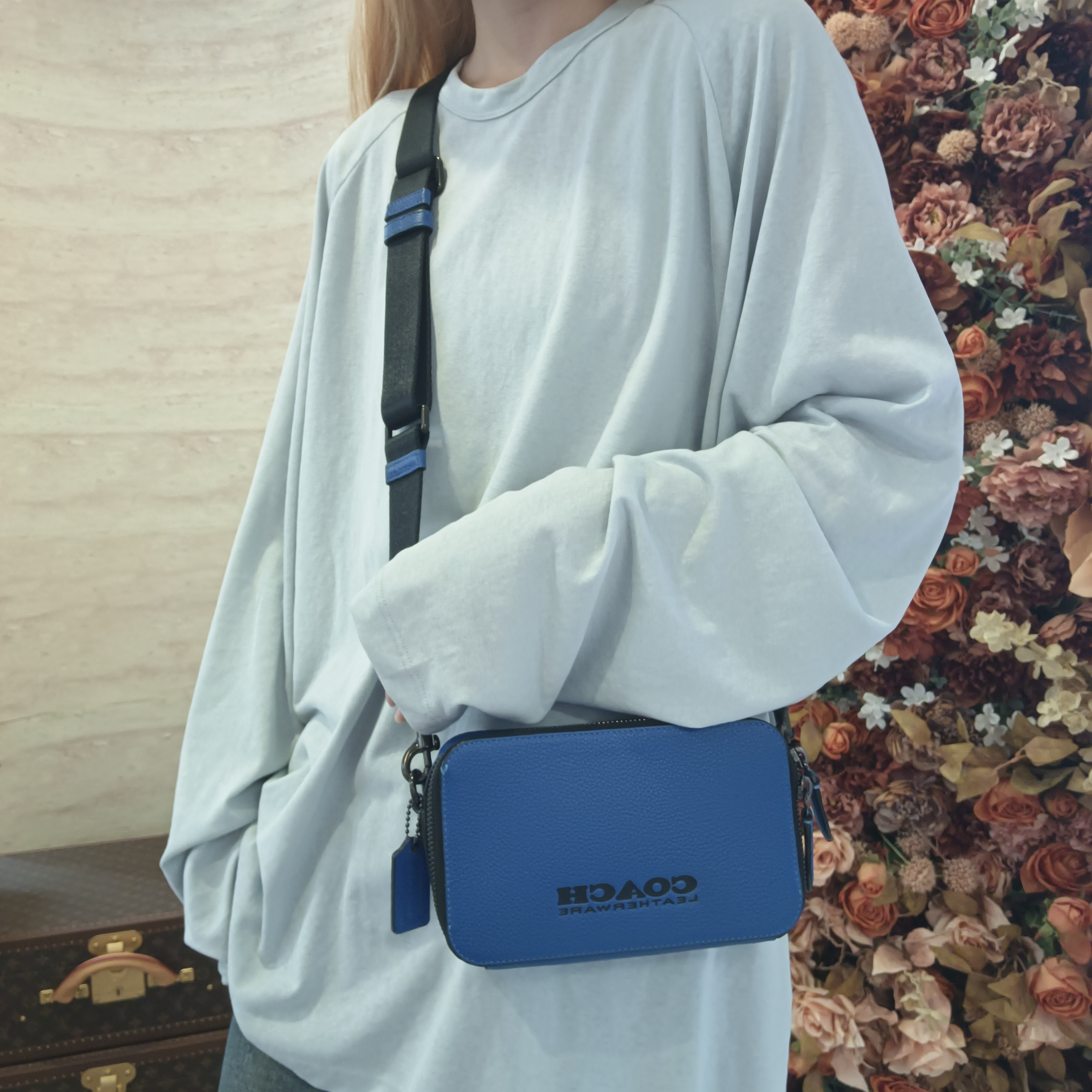95新 COACH/蔻驰 【冰】蓝色斜挎包