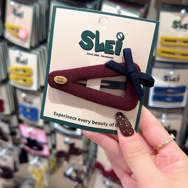 三角红色掰掰蓝蝴蝶结