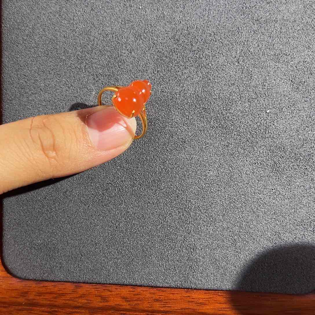 南红玛瑙戒指18K金镶嵌