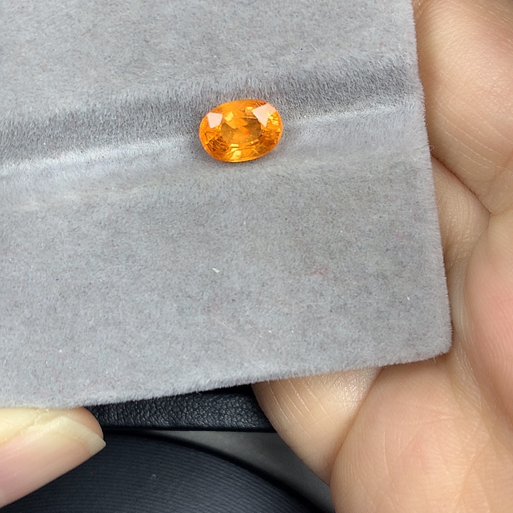 石榴石未镶嵌裸石2.25ct芬达石