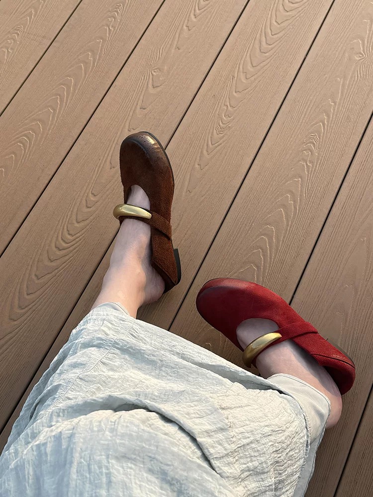 阮老板丨暖金环扣红丝绒擦色单鞋丨慵懒雅韵 臻致摩登步履生香