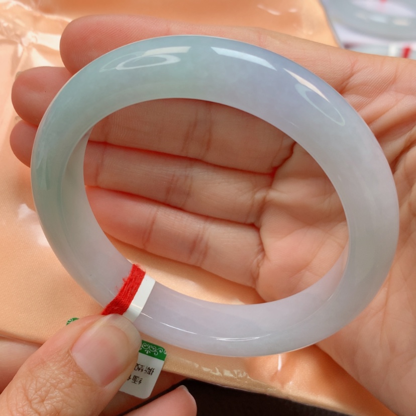 【闪购商品】翡翠手镯未镶嵌d***i天然翡翠手镯