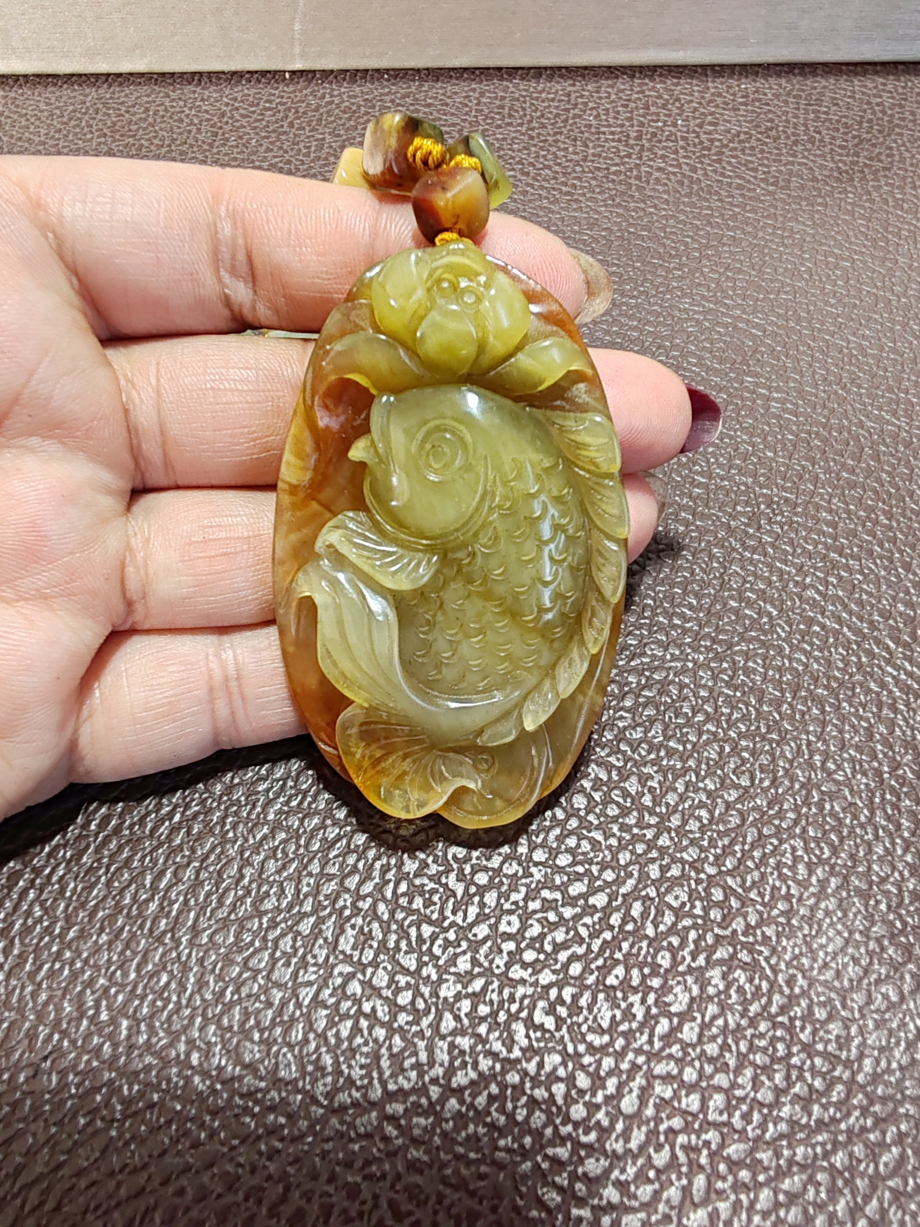 天然花玉雕刻吊坠