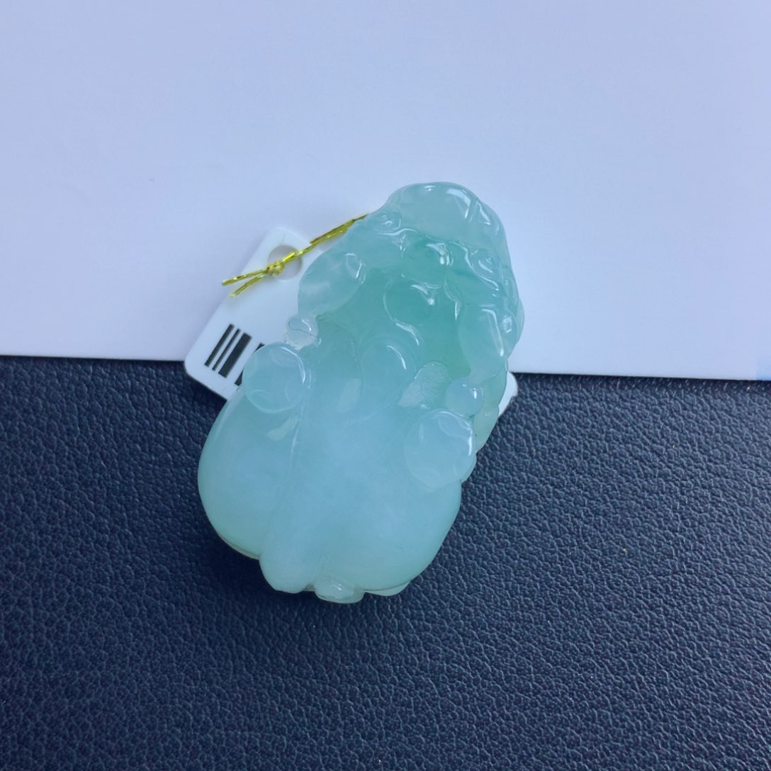 翡翠颈饰未镶嵌貔貅