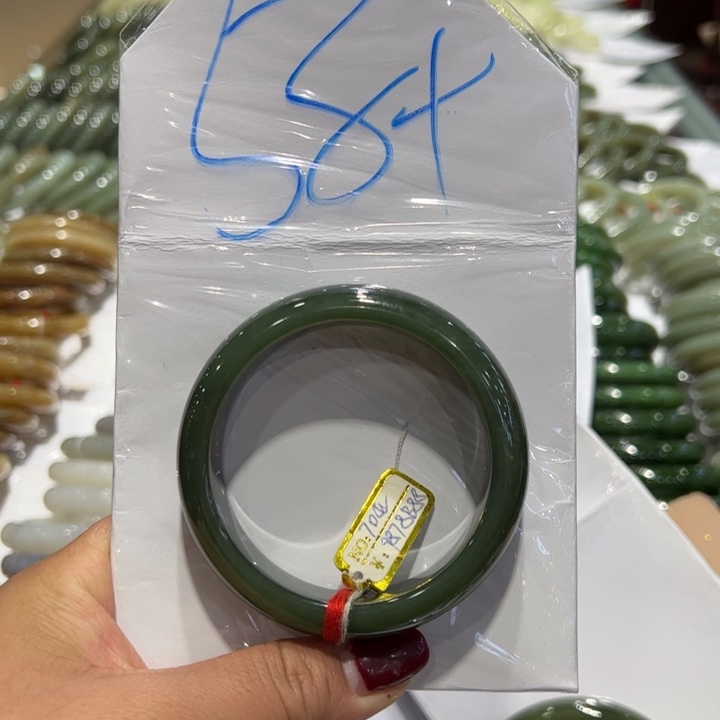 和田玉（糖玉）手镯未镶嵌秦**君