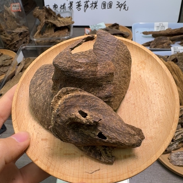 行***越南芽庄包头熟结香20克。
