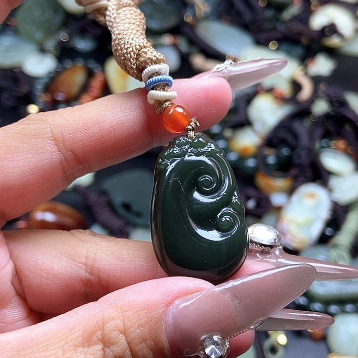 和田玉颈饰未镶嵌