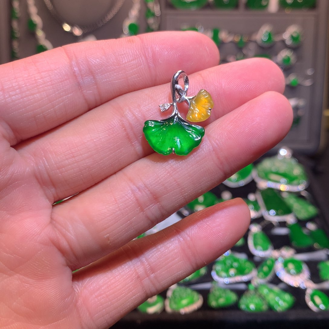 翡翠吊坠(不含链)18K金镶嵌天然翡翠