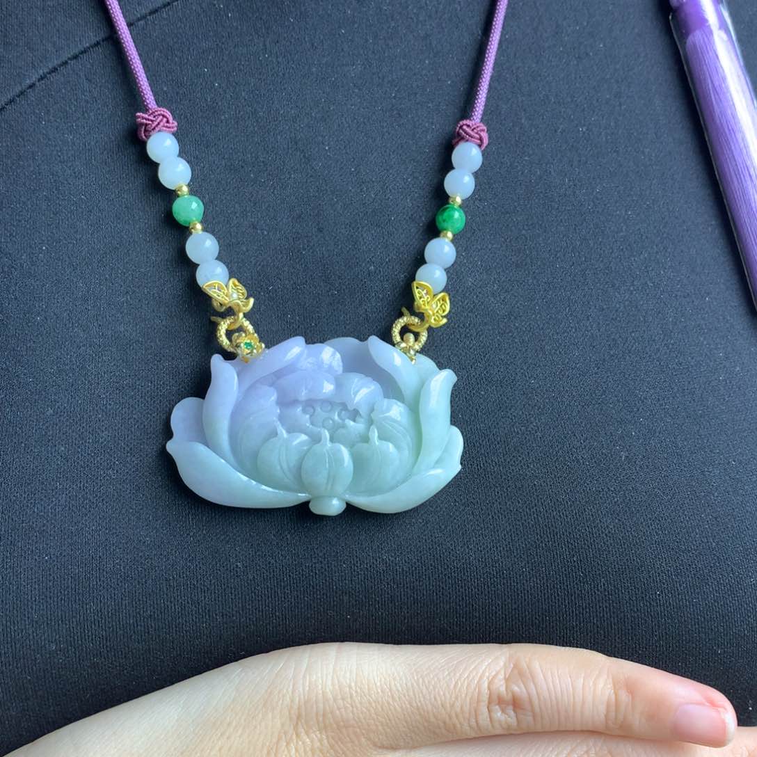 翡翠颈饰未镶嵌翡翠