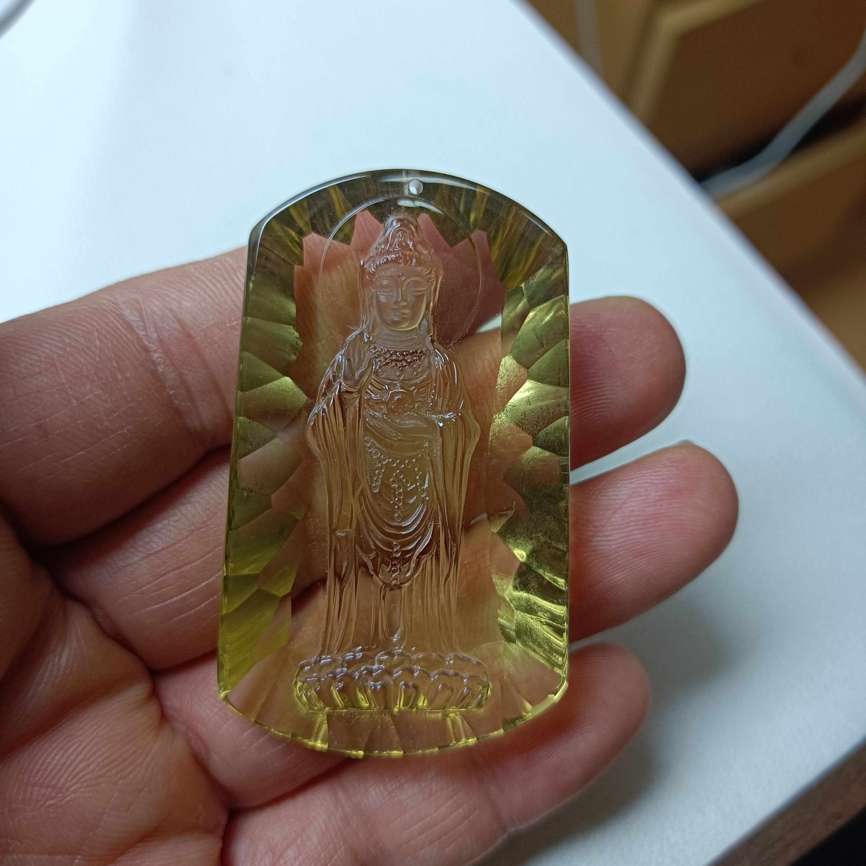 黄水晶南海观音吊坠