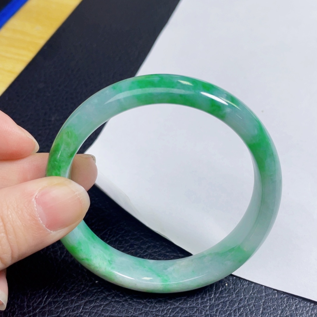 翡翠手镯未镶嵌53.5 圈有纹拍下默认不退换