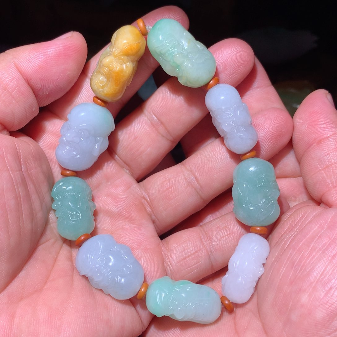 定制翡翠未镶嵌知**一翡翠