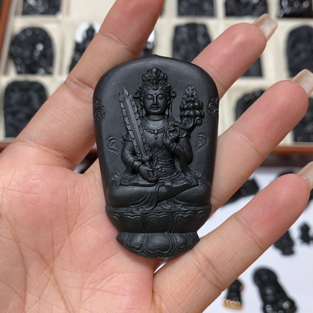 翡翠颈饰未镶嵌灵***友翡翠