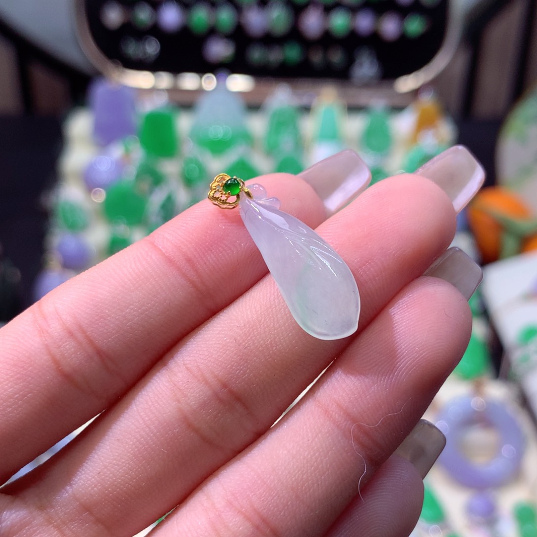 翡翠颈饰18K金镶嵌翡翠