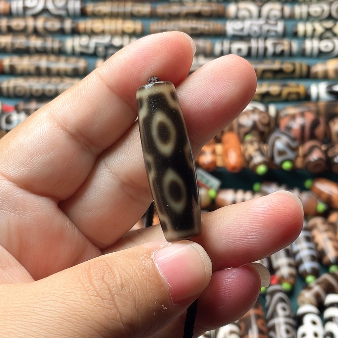 王***g玛瑙/玉髓未镶嵌耳饰天缘帝王四