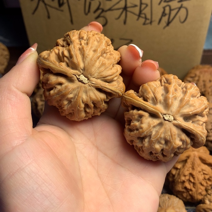 吊坠文玩核桃正*粗筋