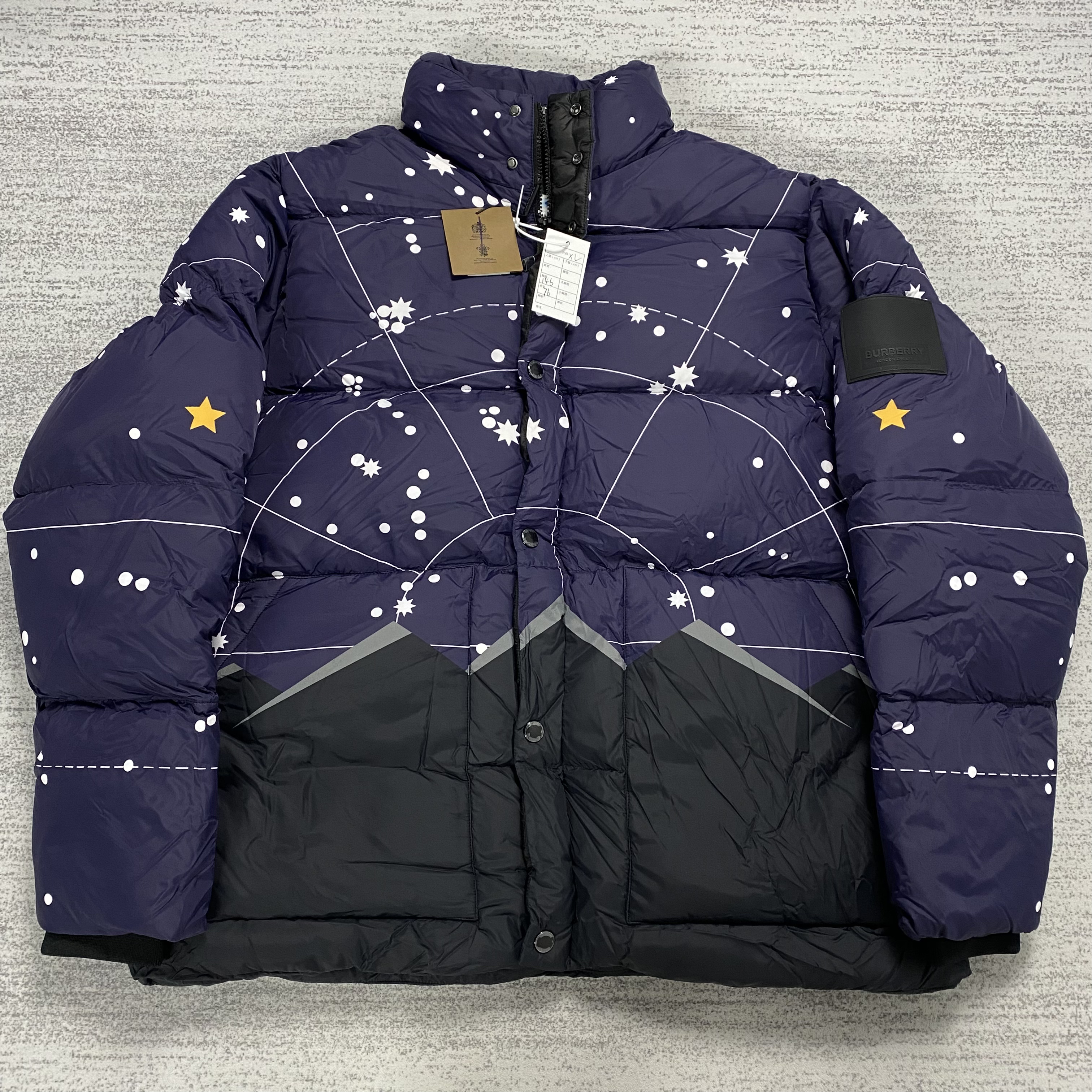 【burberry】巴宝莉 星空胶牌logo羽绒服 XL 全新带吊牌 