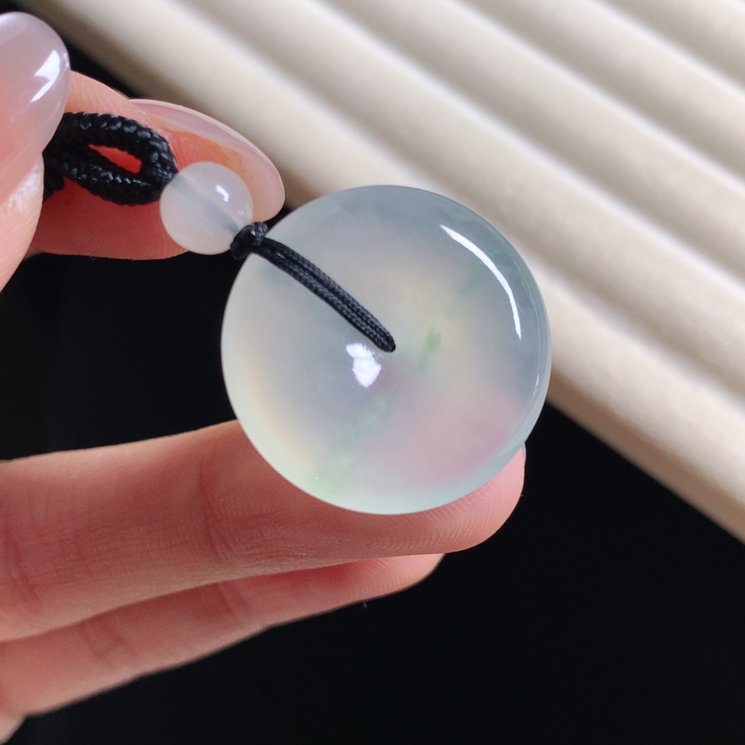 翡翠颈饰未镶嵌扣子