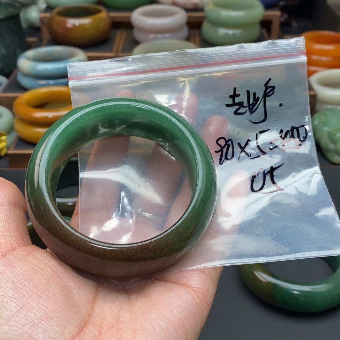 石英质玉手镯未镶嵌装****户