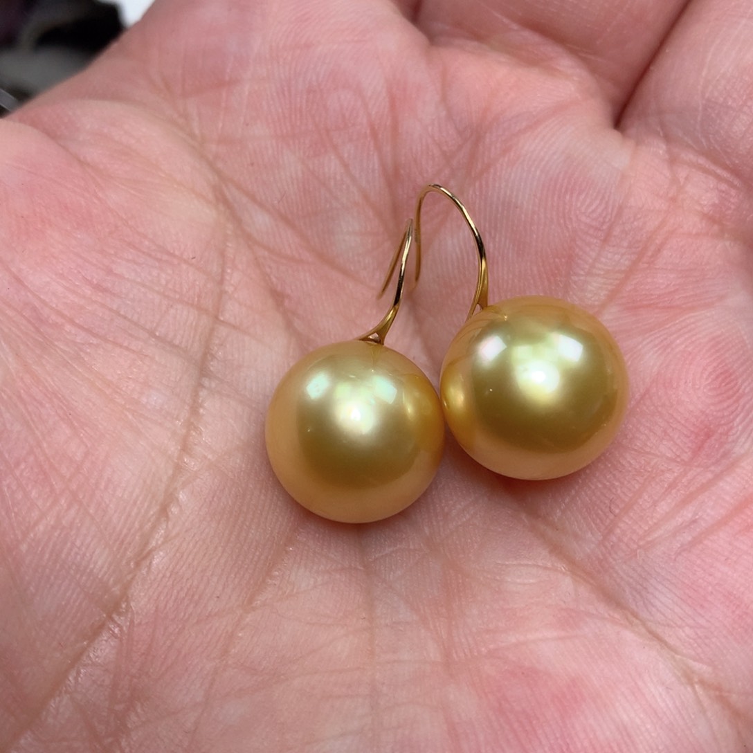 海水珍珠耳饰18K金镶嵌